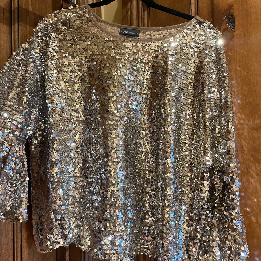 Bold Elements - Sequin Quarter Length Sleeve